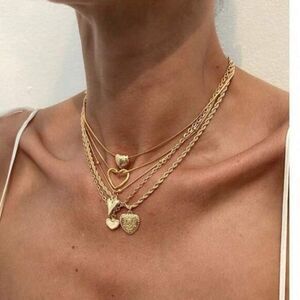 Gold Heart Pendant Necklace M572